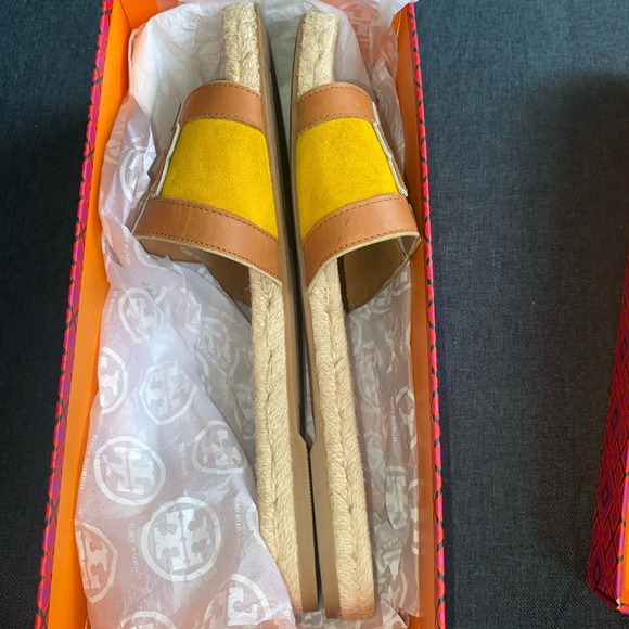 Sandals - Picture 2 of 4